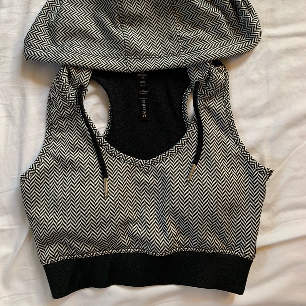 2 sports bras